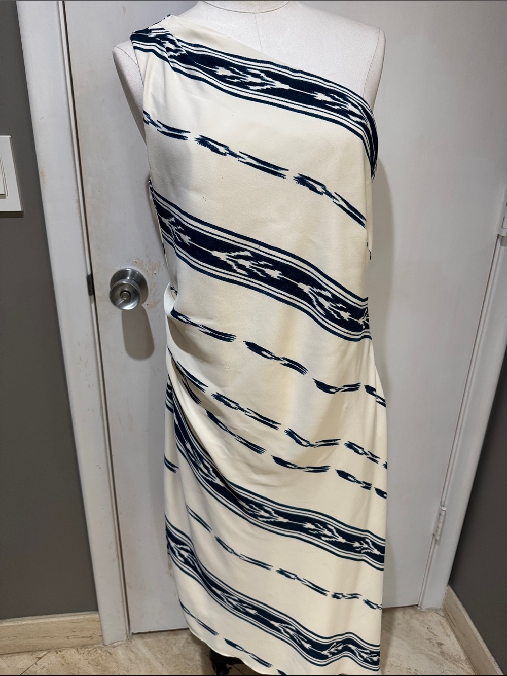 Lauren Ralph Lauren Cream and Navy One-Shoulder Dress